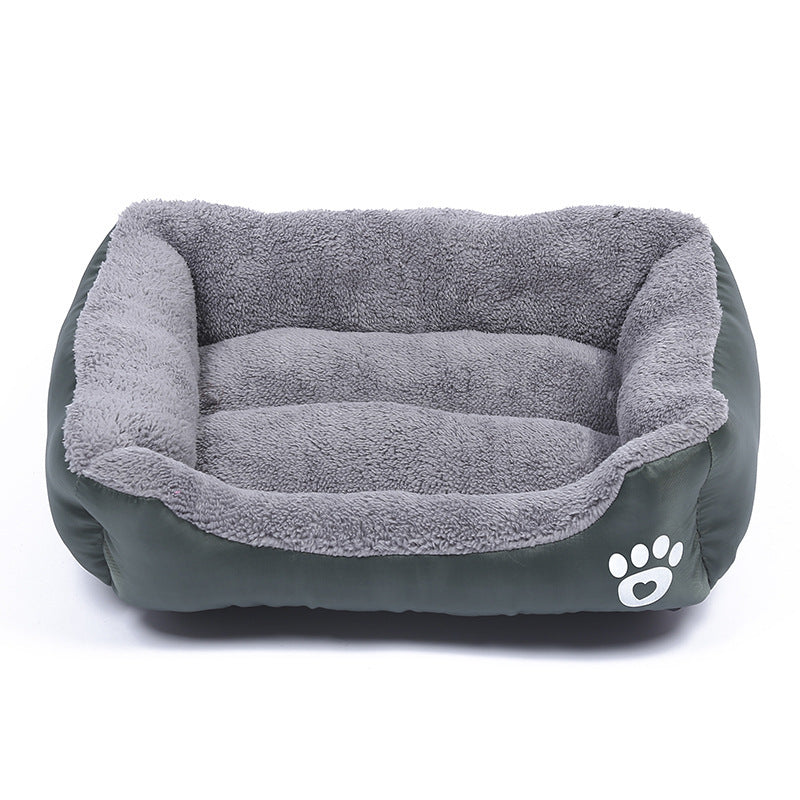 Soft Fleece Pet Bed with Waterproof Base for Small, Medium and Large Pets