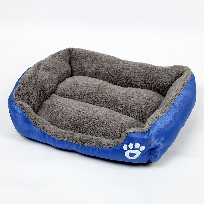 Soft Fleece Pet Bed with Waterproof Base for Small, Medium and Large Pets