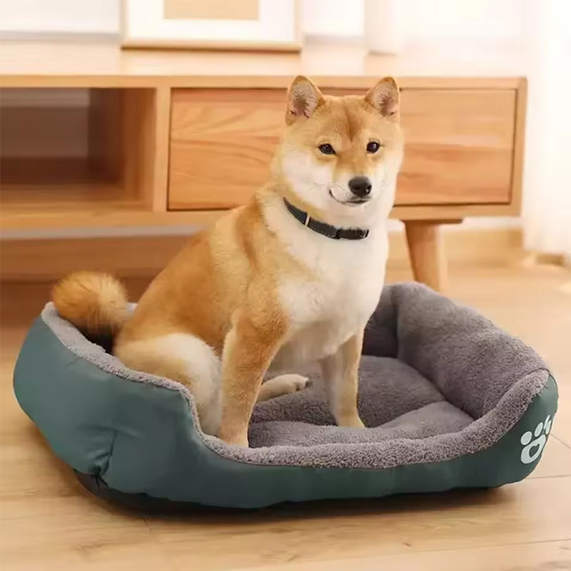 Soft Fleece Pet Bed with Waterproof Base for Small, Medium and Large Pets